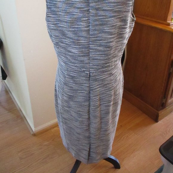 Banana Republic Women's Sleeveless V-Neck Dress, Black & White Tweed, Size 14 - Picture 6 of 9